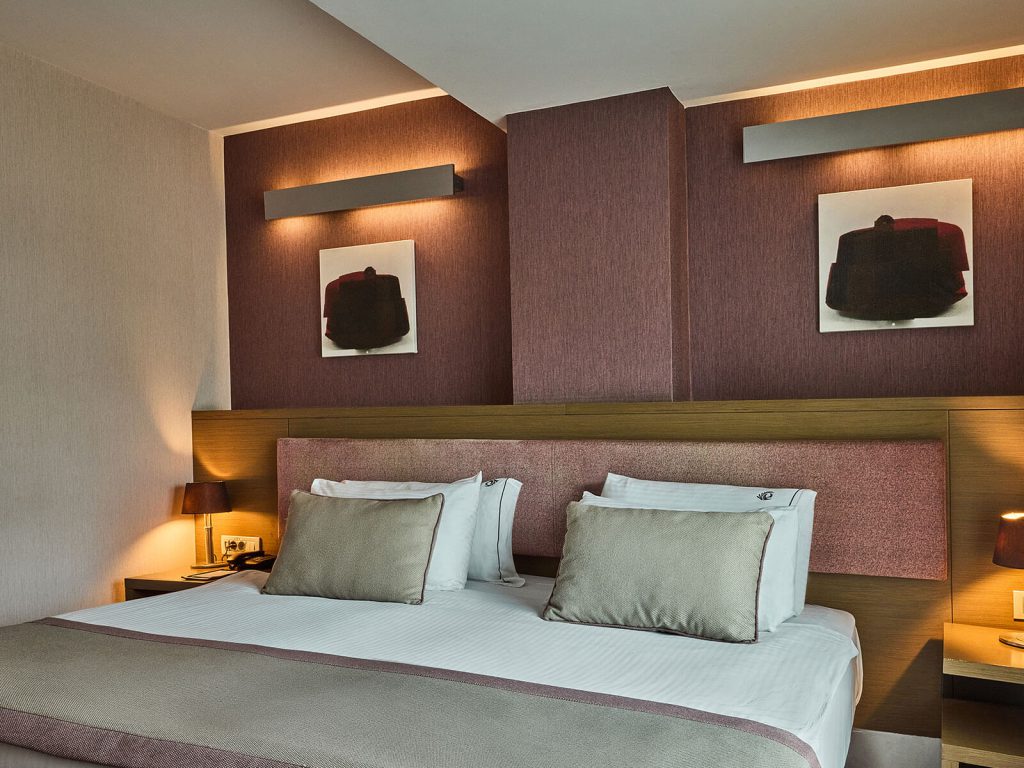 Grand Deluxe