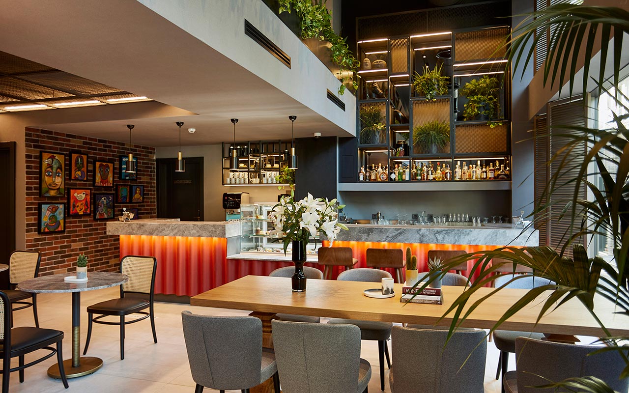 City Social Cafe & Bar