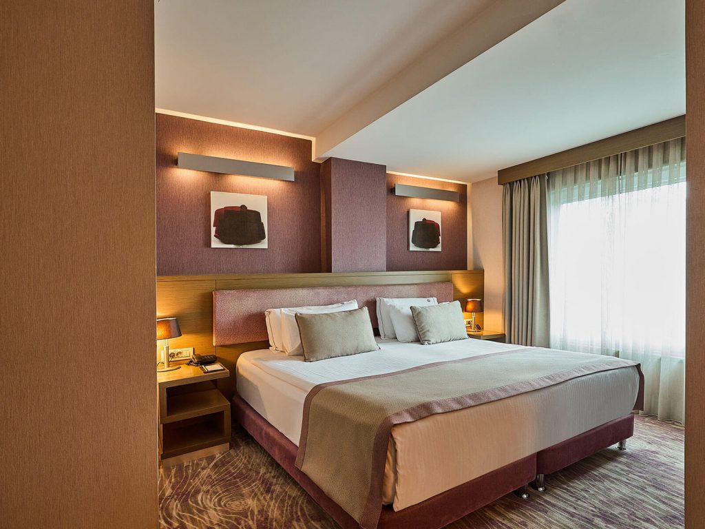 Grand Deluxe