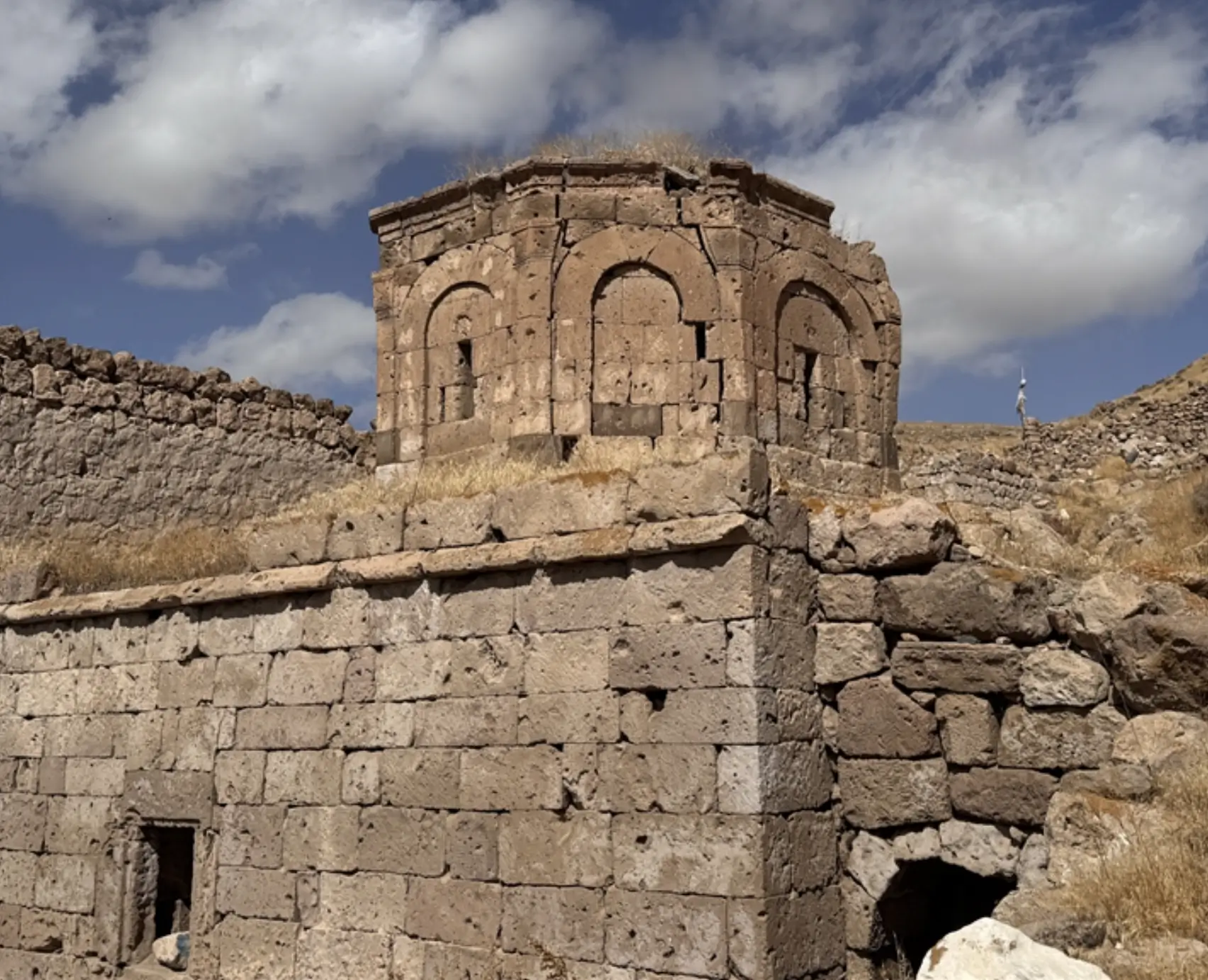 Ateş ve Zamanın Şekillendirdiği Bir Coğrafya