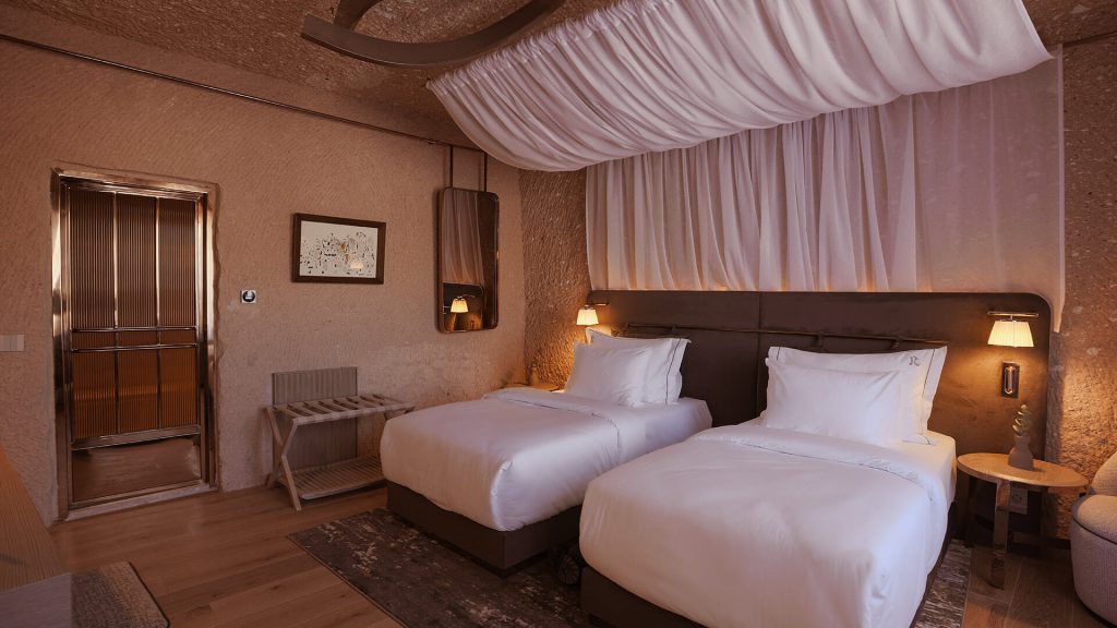 Homelike Cave Room